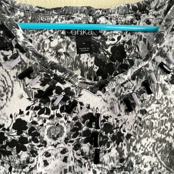 Erika, size Medium, black and white - Picture 3 of 4